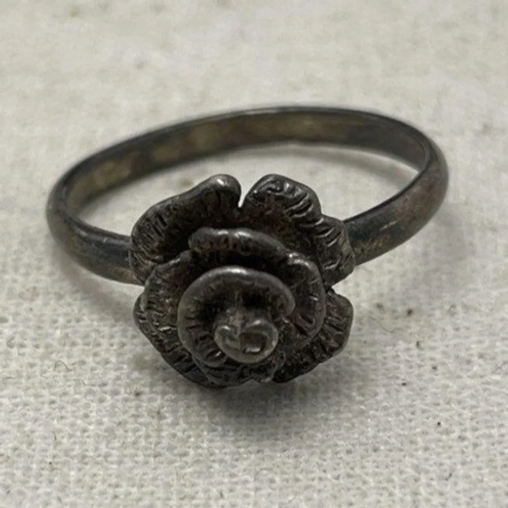 Vintage Sterling Silver Rose Flower Ring Size 6 Floral Botanical Band 2.2g